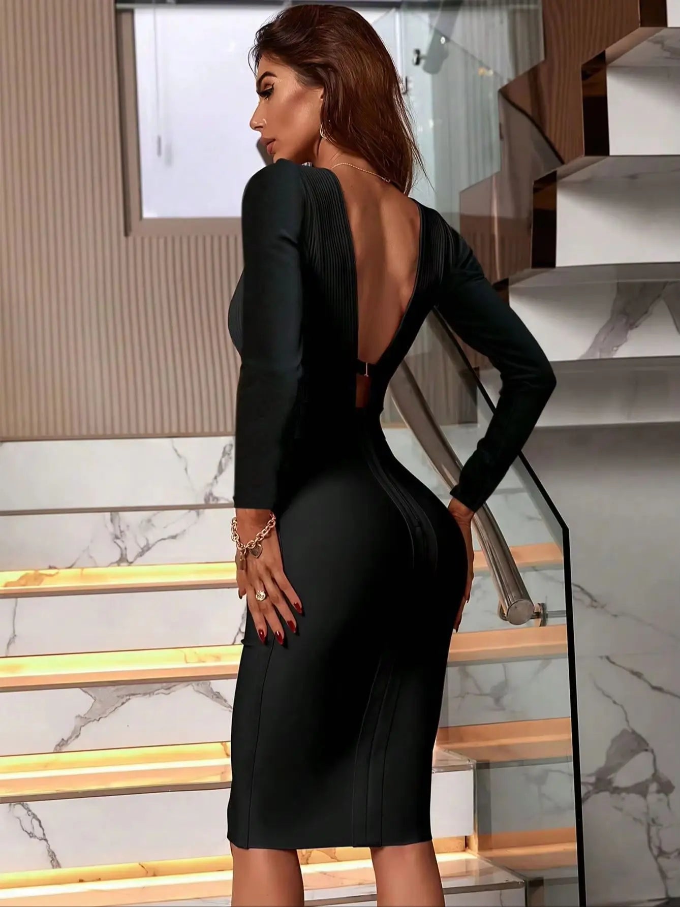 Noir Élégance – l’abito che veste la tua eleganza